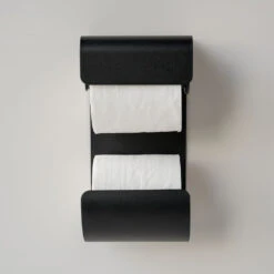Sealskin Brix Toiletrolhouder Zwart 9 Sealskin Brix Toiletrolhouder Zwart -hotbath winkel sealskin brix toiletrolhouder zwart 362471819 1